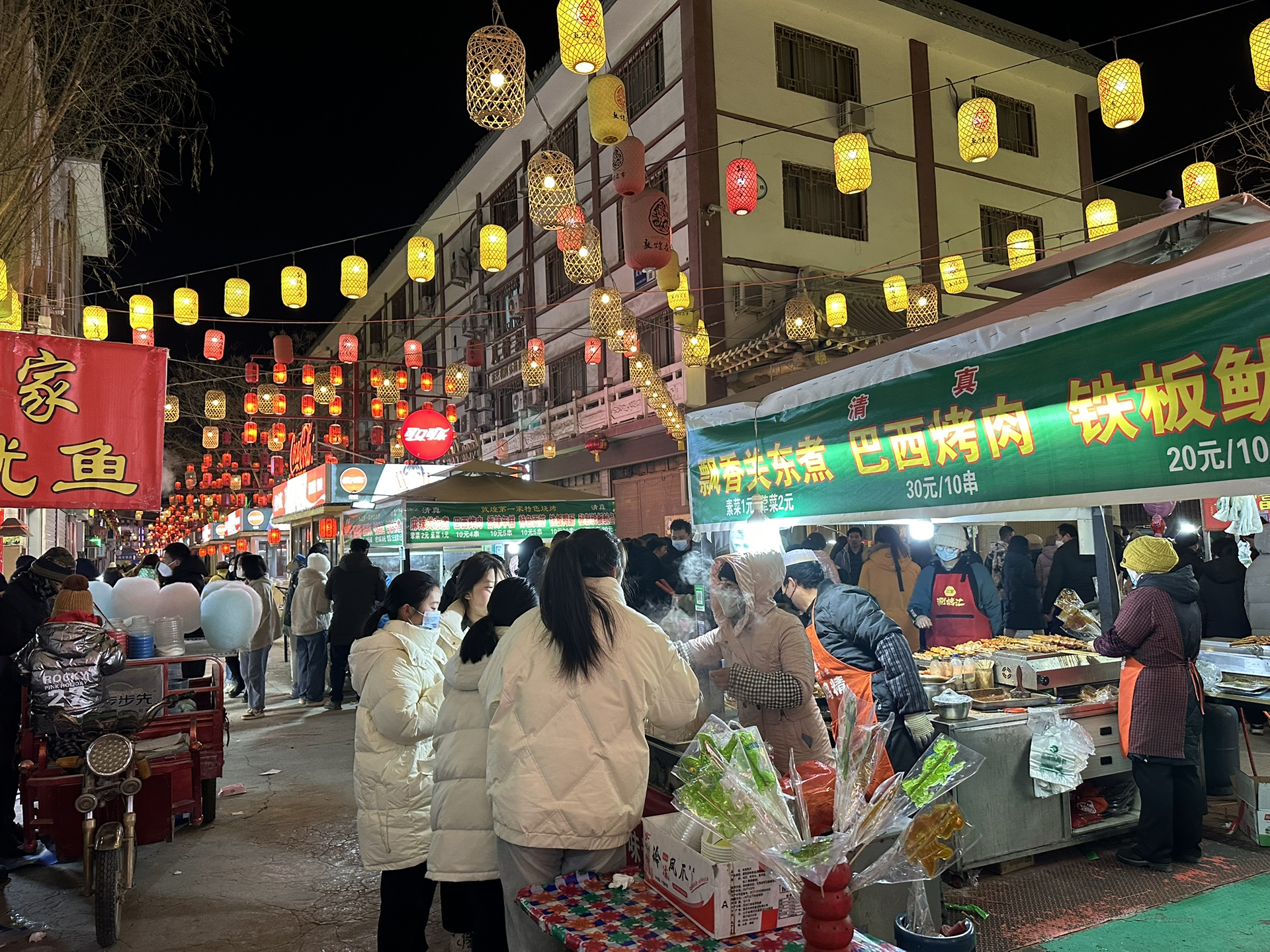 敦煌夜市，文化与美食的交融盛宴